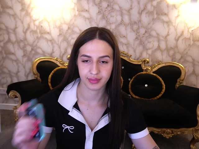 AlesiaDessmond live cam on BongaCams