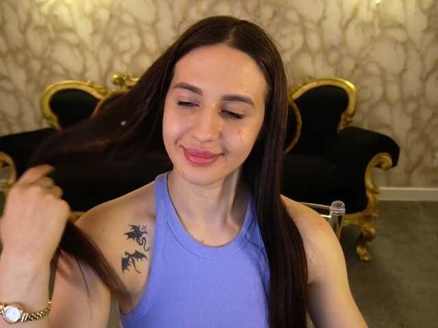 AlesiaDessmond live cam on BongaCams