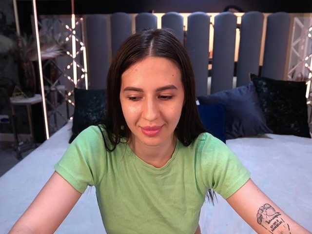 AlesiaDessmond live cam on BongaCams