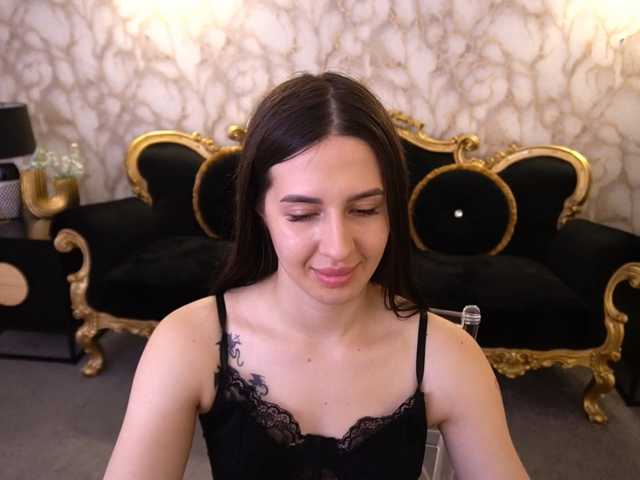 AlesiaDessmond live cam on BongaCams