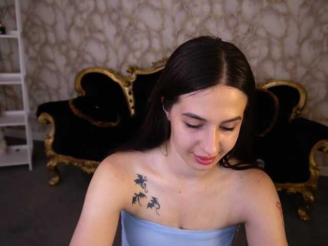 AlesiaDessmond live cam on BongaCams