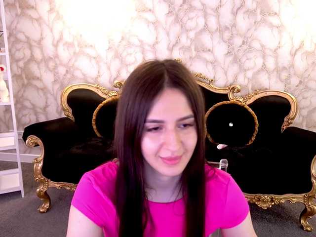 AlesiaDessmond live cam on BongaCams