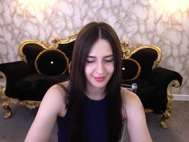 AlesiaDessmond live cam on BongaCams