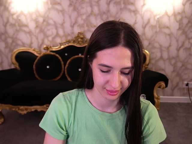 AlesiaDessmond live cam on BongaCams
