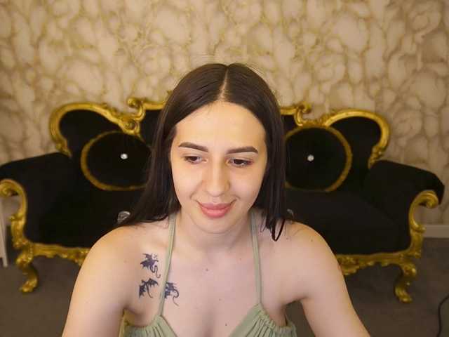 AlesiaDessmond live cam on BongaCams