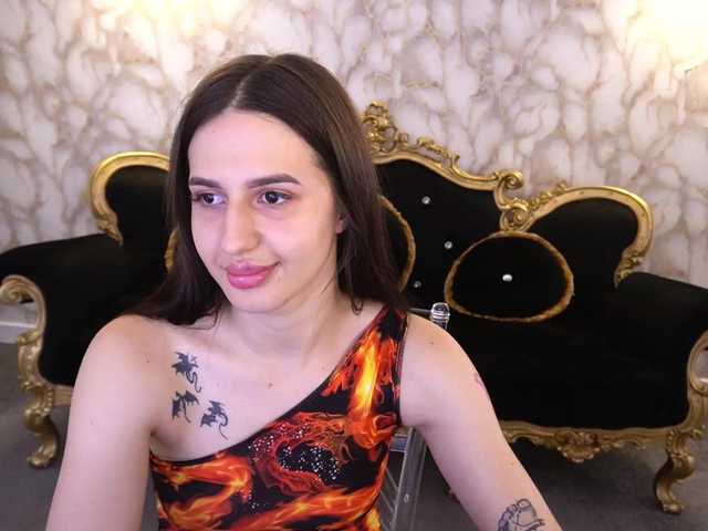 AlesiaDessmond live cam on BongaCams