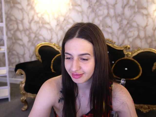 AlesiaDessmond live cam on BongaCams