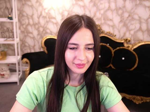 AlesiaDessmond live cam on BongaCams