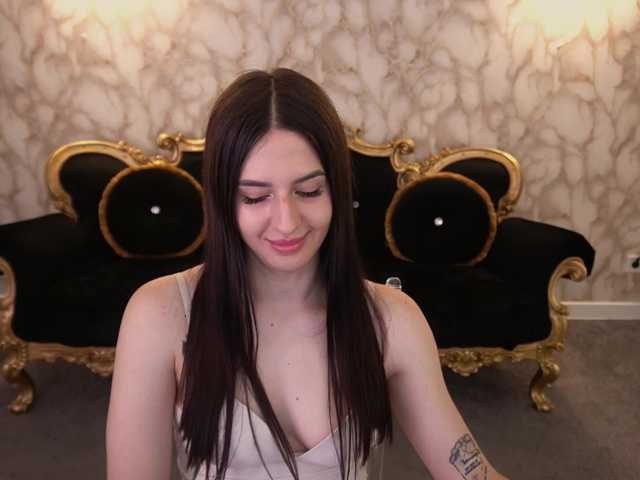 AlesiaDessmond live cam on BongaCams