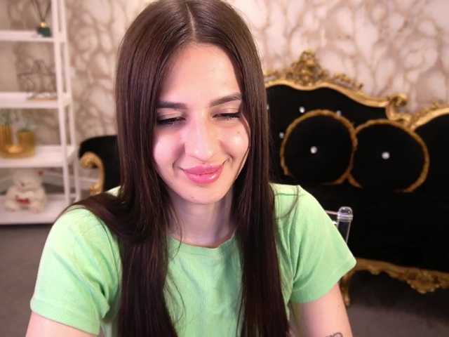 AlesiaDessmond live cam on BongaCams