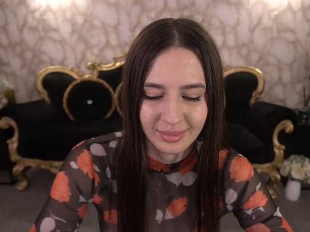 AlesiaDessmond live cam on BongaCams