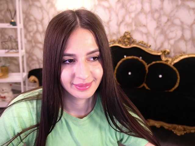 AlesiaDessmond live cam on BongaCams