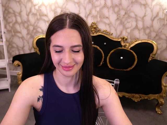 AlesiaDessmond live cam on BongaCams