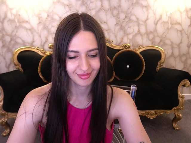 AlesiaDessmond live cam on BongaCams