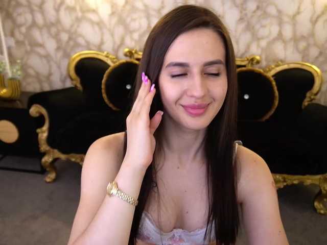 AlesiaDessmond live cam on BongaCams