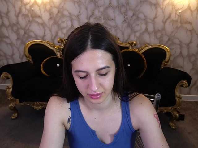 AlesiaDessmond live cam on BongaCams