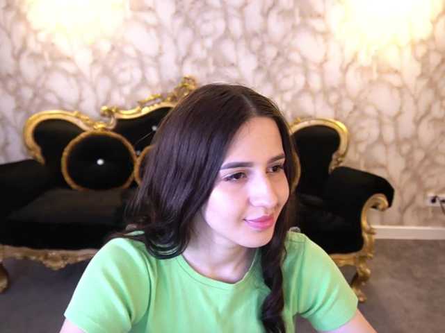 AlesiaDessmond live cam on BongaCams