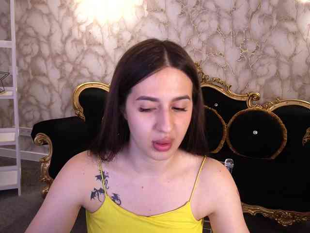 AlesiaDessmond webcam