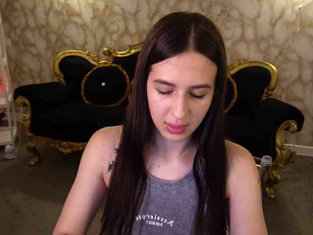 AlesiaDessmond webcam