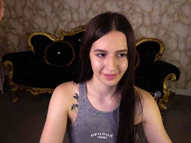 AlesiaDessmond webcam