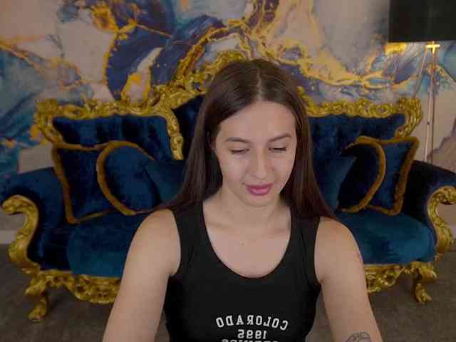 AlesiaDessmond webcam