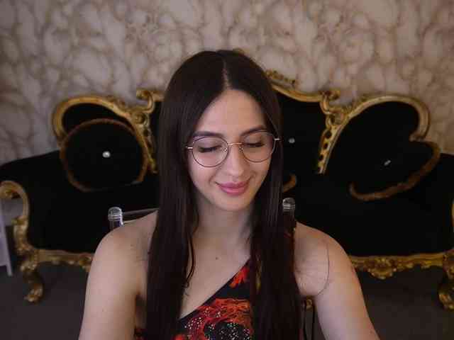 AlesiaDessmond webcam