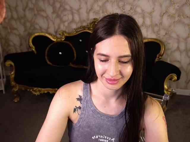 AlesiaDessmond webcam