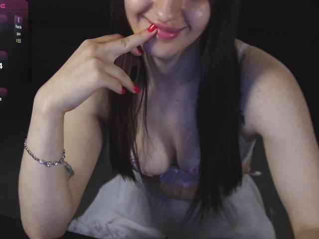 AlesiaDessmond webcam