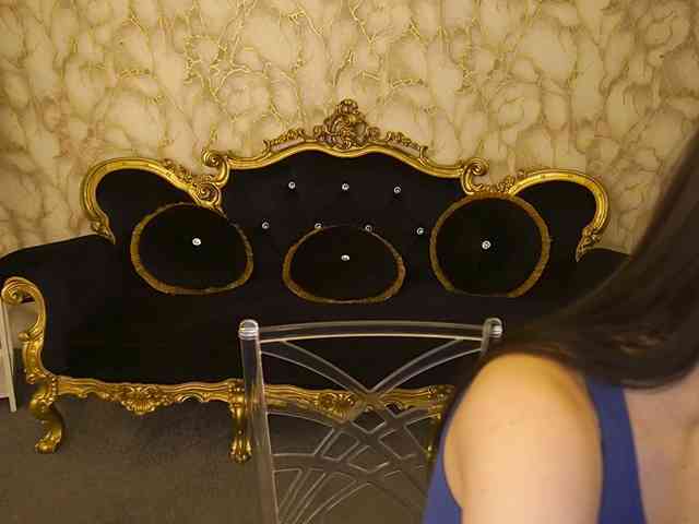 AlesiaDessmond webcam