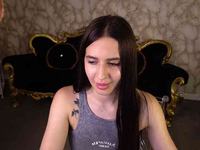 AlesiaDessmond webcam
