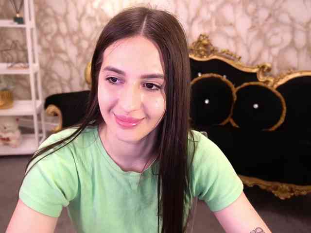 AlesiaDessmond webcam