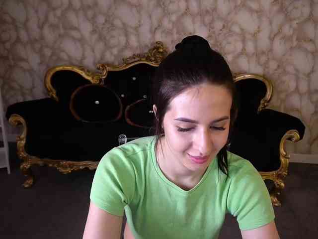 AlesiaDessmond webcam