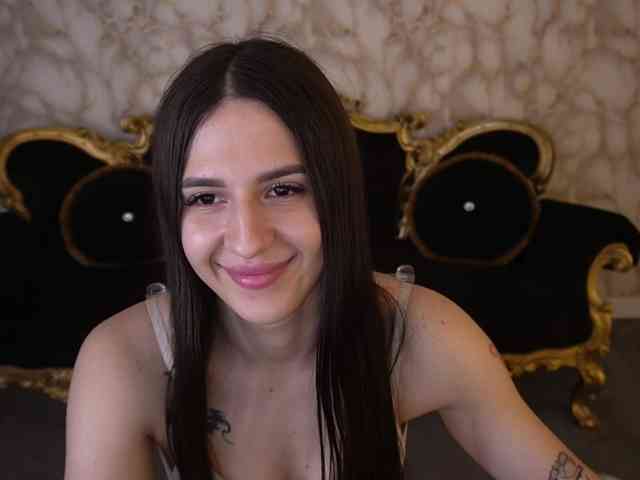 AlesiaDessmond webcam