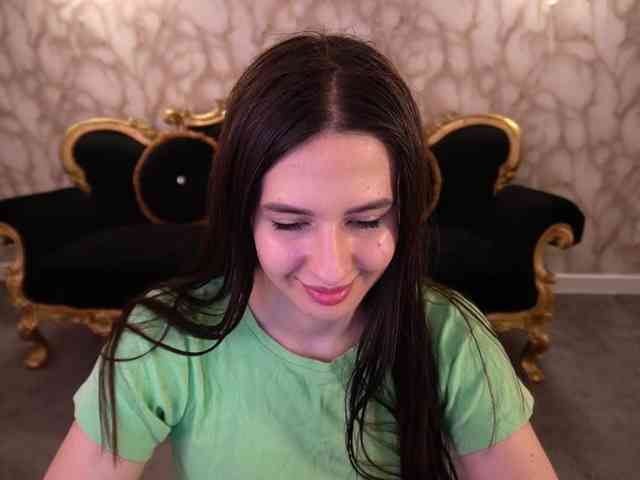 AlesiaDessmond webcam