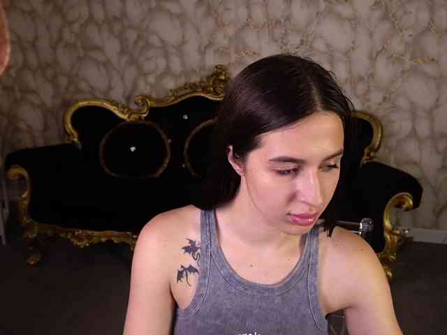 AlesiaDessmond webcam