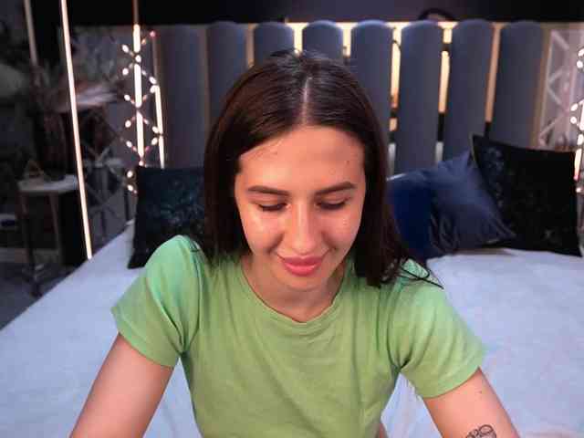 AlesiaDessmond webcam