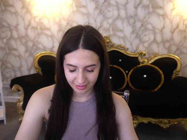 AlesiaDessmond webcam
