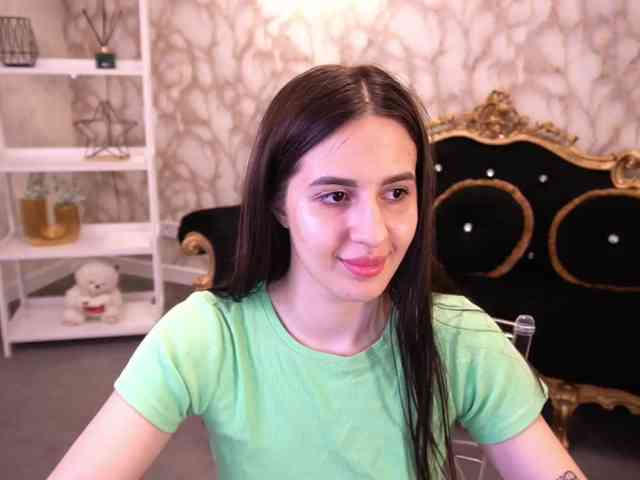 AlesiaDessmond webcam