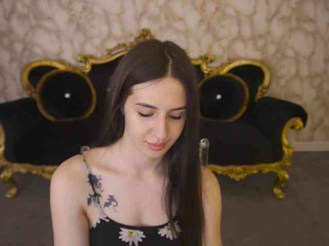 AlesiaDessmond webcam