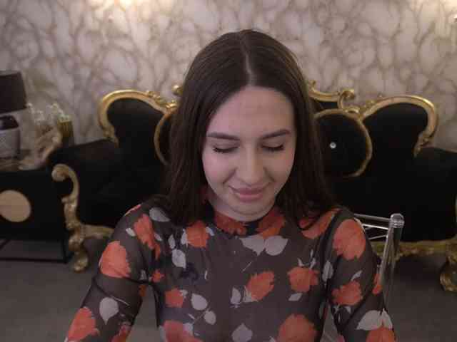 Модель: AlesiaDessmond