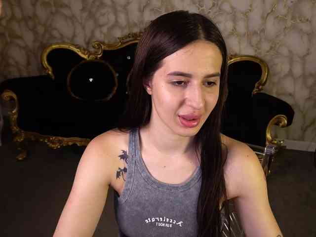 AlesiaDessmond webcam