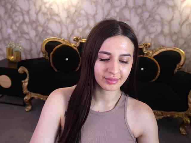 AlesiaDessmond webcam