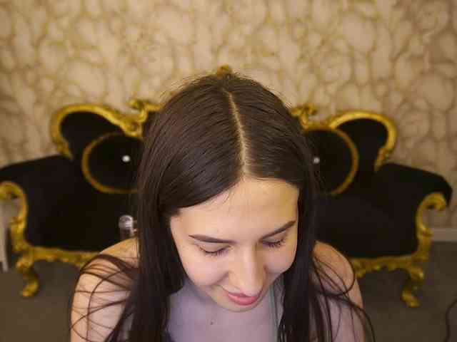 AlesiaDessmond webcam