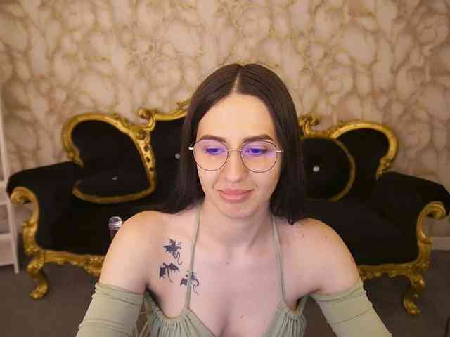 AlesiaDessmond webcam
