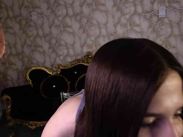 AlesiaDessmond webcam