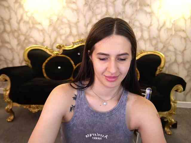 AlesiaDessmond webcam