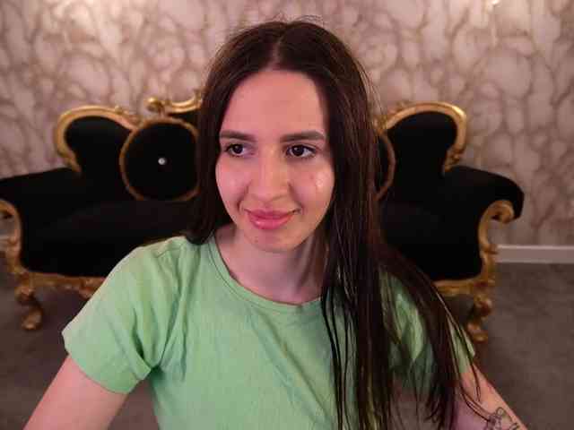 AlesiaDessmond webcam