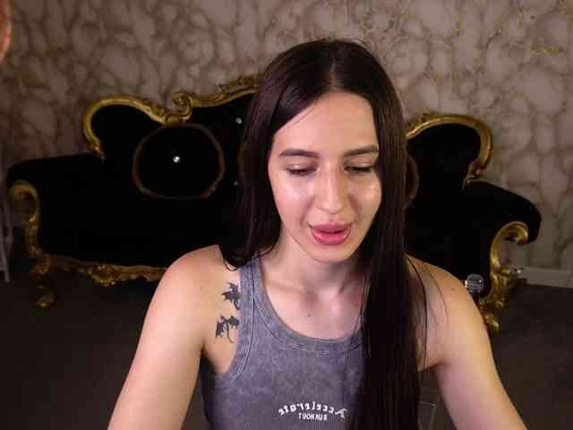AlesiaDessmond webcam
