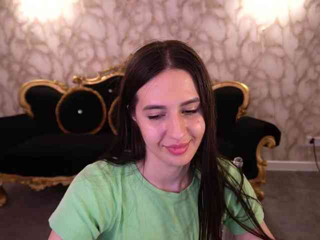 AlesiaDessmond webcam
