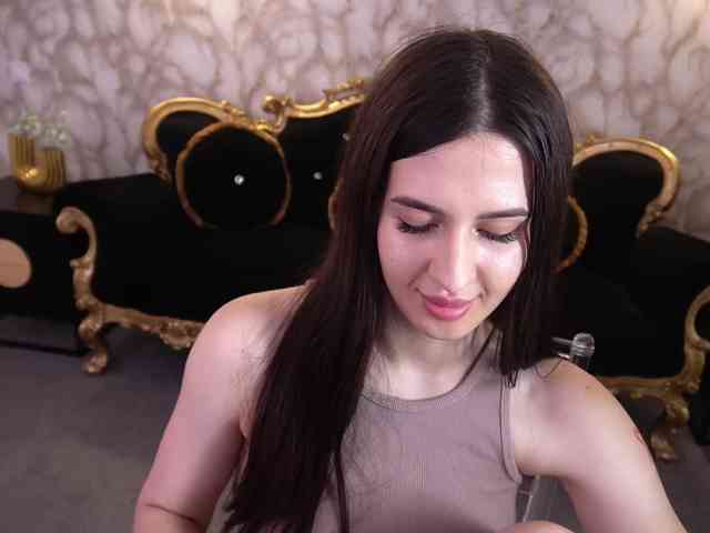 AlesiaDessmond webcam